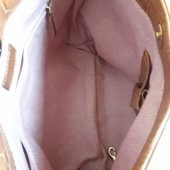 Dooney and bourke purse. - Picture 3 of 7